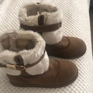 Boots size 7